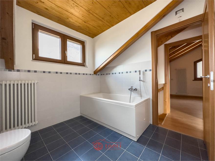 BAGNO PIANO SECONDO 