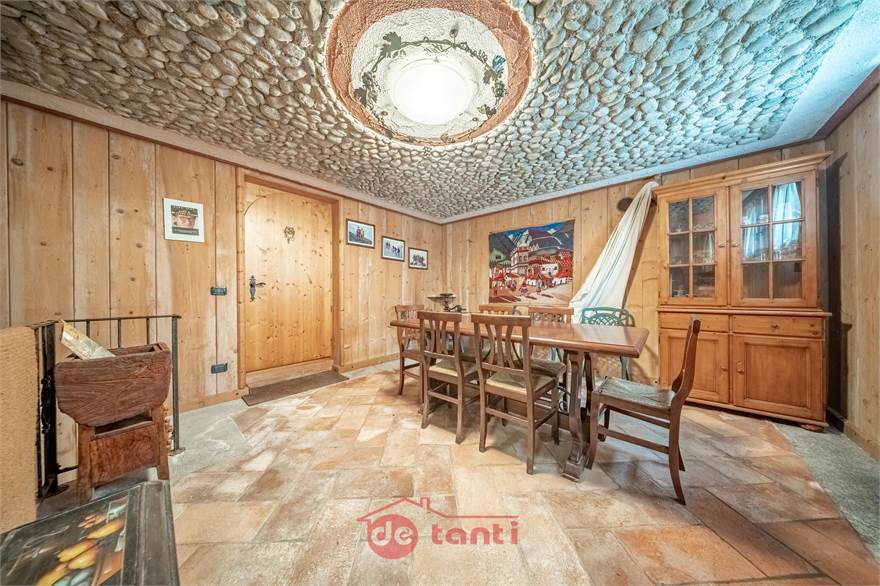 TAVERNA 