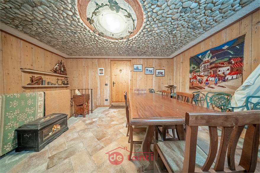 TAVERNA 