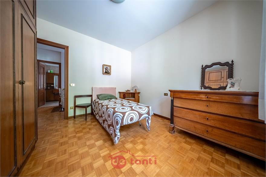 CAMERA 1