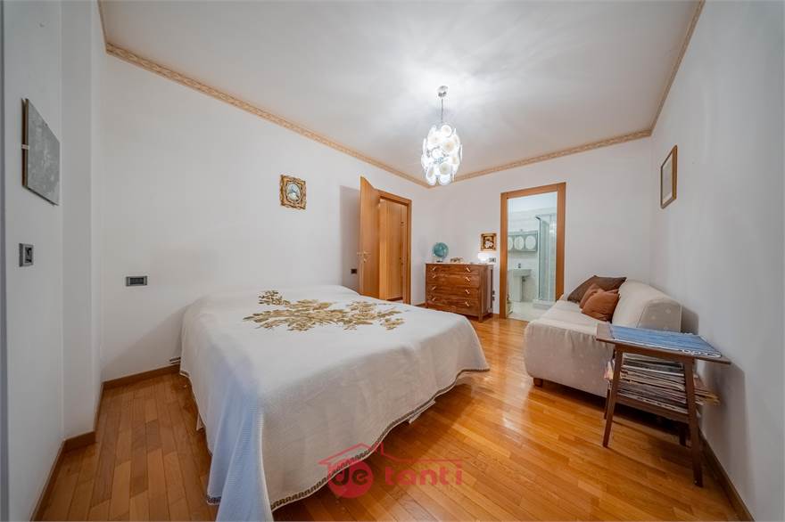 CAMERA 2