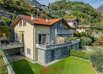 A DOMASO: DUPLEX CON TERRAZZA PANORAMICA VISTA LAGO 
