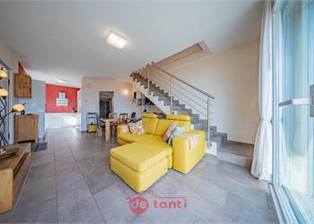 DOMASO COME NON L'HAI MAI VISTA: DUPLEX CON VISTA MOZZAFIATO