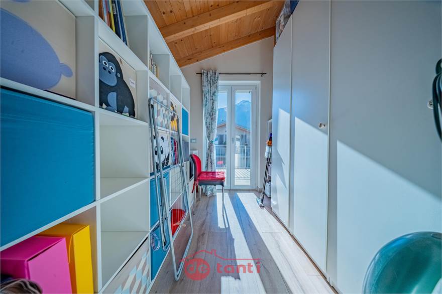 CAMERA 1 / RIPOSTIGLIO