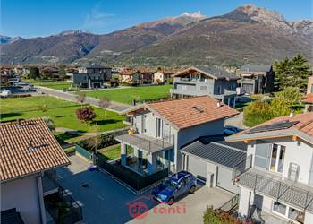 LA TUA VILLETTA UNIFAMILIARE A DUBINO