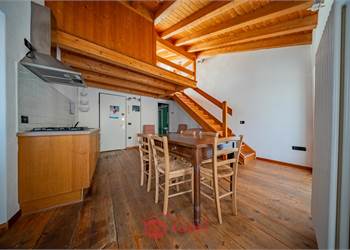 BILOCALE RISTRUTTURATO NEL CENTRO STORICO DI CHIAVENNA