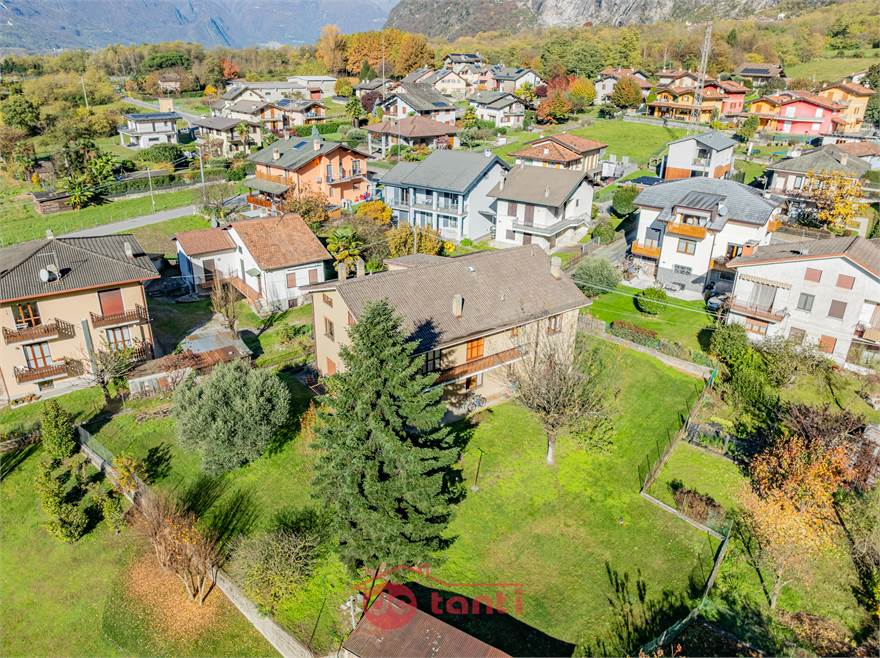 GIARDINO E VISTA CASA