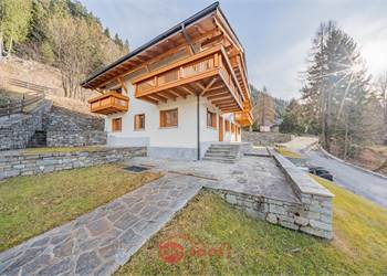 TRILOCALE A PIANAZZO CON VISTA MOZZAFIATO 