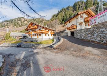 TRILOCALE CON DOPPIO TERRAZZO: A PIANAZZO