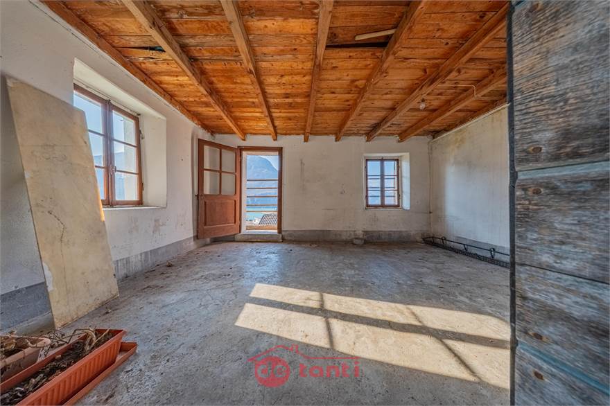 SECONDO LOCALE - PIANO SECONDO