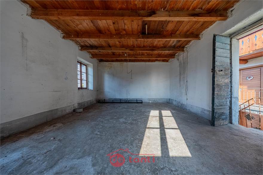 SECONDO LOCALE - PIANO SECONDO