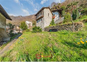 A VERCEIA: RUSTICO CON VISTA LAGO PRONTO PER I TUOI PROGETTI