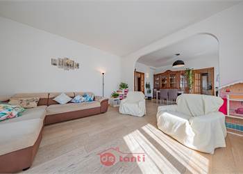 SPLENDIDO TRILOCALE A CHIAVENNA IN VIA STOPPANI 