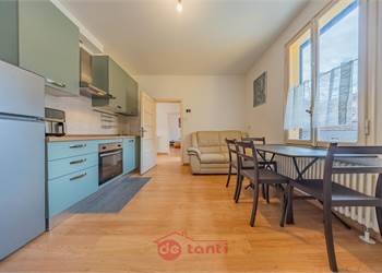 CENTRALE, COMODO E VERSATILE: APPARTAMENTO CON BOX A CHIAVENNA