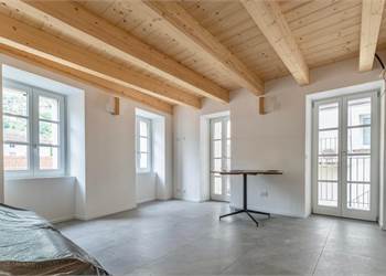 RESPIRA LA BELLEZZA DEL CENTRO STORICO DI CHIAVENNA: TRILOCALE IN AFFITTO