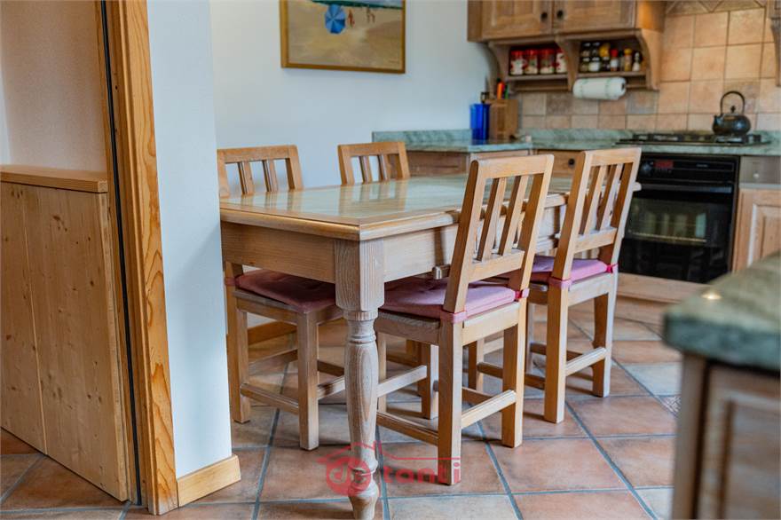 DETTAGLIO ZONA PRANZO