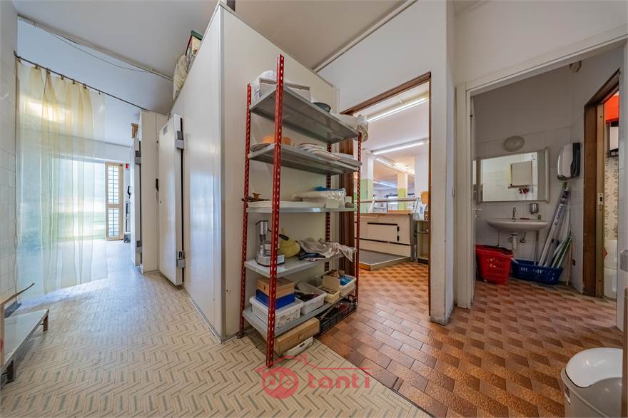 LOCALE INTERNO - SECONDO INGRESSO