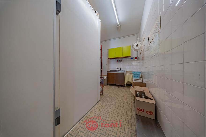 LOCALE INTERNO - SECONDO INGRESSO