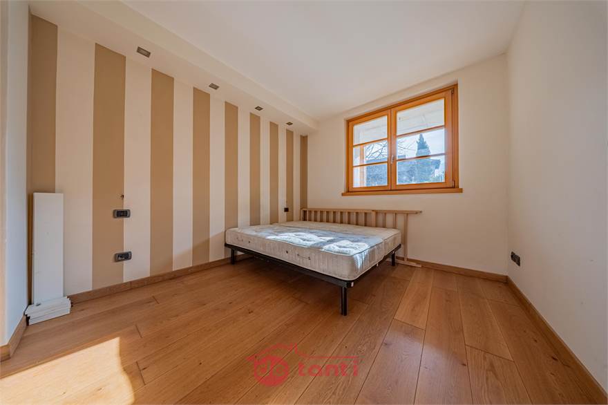 PIANO TERRA: CAMERA 2 - MATRIMONIALE