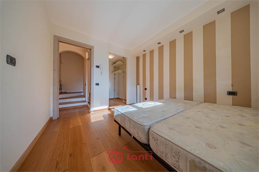 PIANO TERRA: CAMERA 2 - MATRIMONIALE