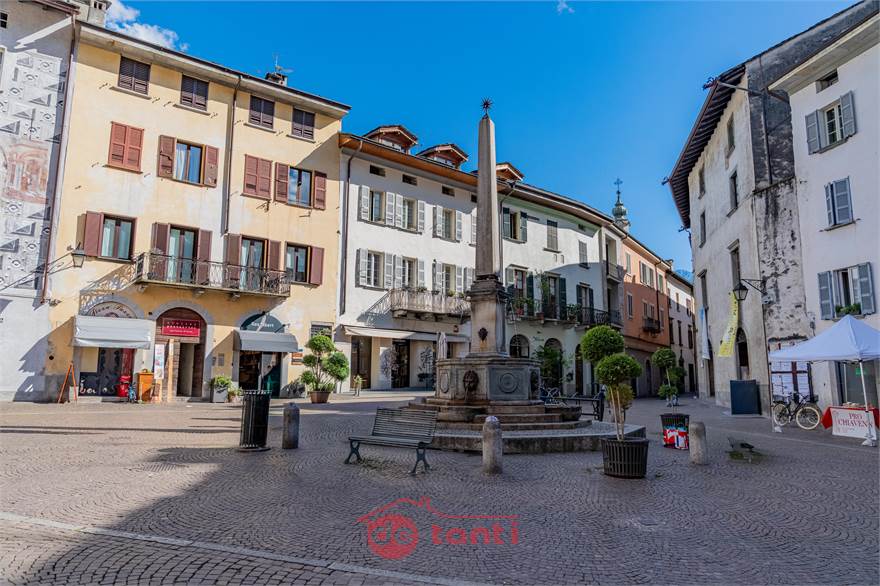 VISTA ESTERNA - PIAZZA PESTALOZZI