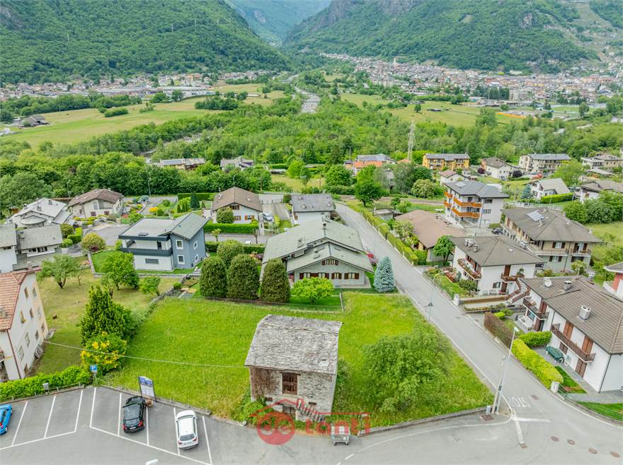 RUSTICO E TERRENO