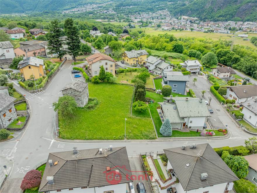 RUSTICO E TERRENO