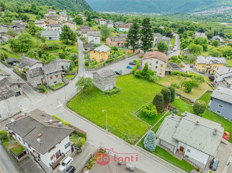 RUSTICO E TERRENO