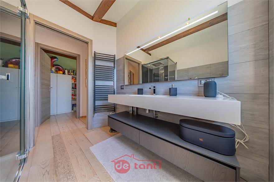 PIANO PRIMO: BAGNO 2