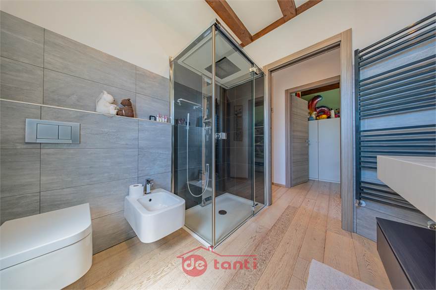 PIANO PRIMO: BAGNO 2