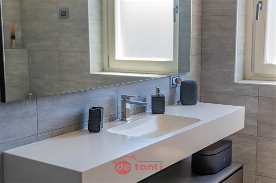 PIANO PRIMO: BAGNO 2