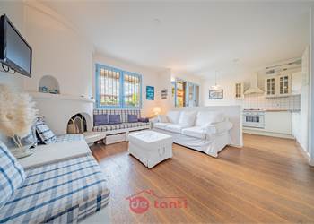 TRILOCALE A DOMASO IN RESIDENCE CON PISCINA: ELEGANTE E RAFFINATO PER TE E LA TUA FAMIGLIA