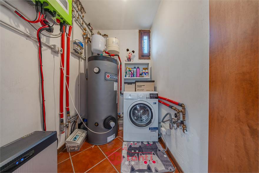 LOCALE CALDAIA - LAVANDERIA