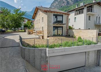 NUOVA, MODERNA E IN CLASSE A4 A CHIAVENNA, IN VIA GIAVERE 