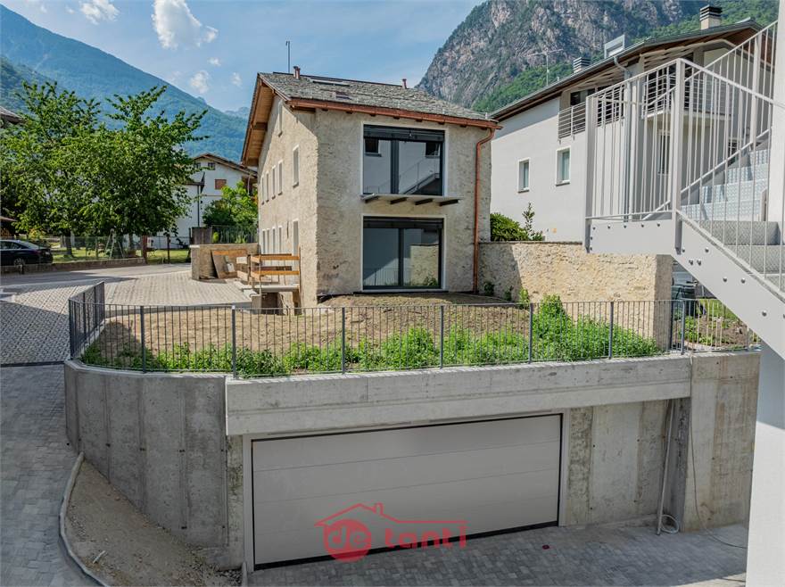 VISTA ESTERNA CASA
