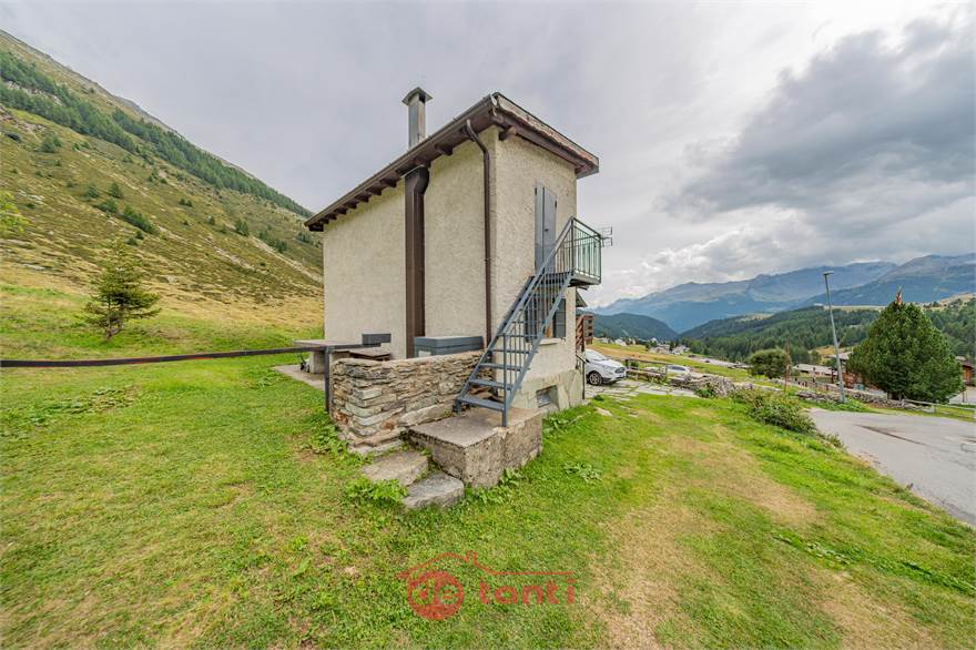 VISTA ESTERNA CASA