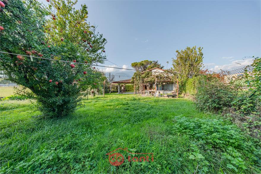GIARDINO E VISTA ESTERNA