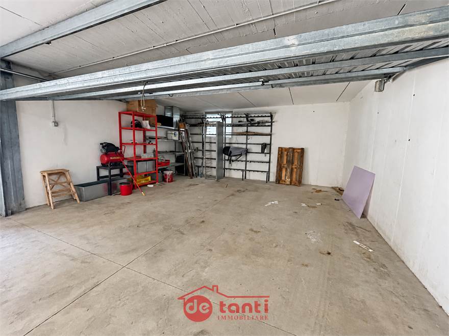 GARAGE